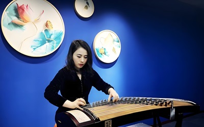 古筝曲《九九艳阳天》入门版简谱级教学视频